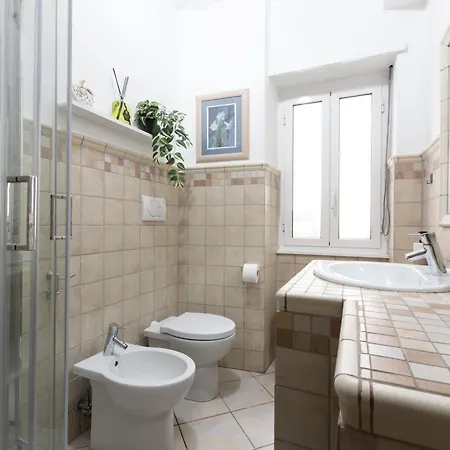 Domvs Clavdia - Metro Station, 8 Min To Center, Roma, 6pax, A-c Rom