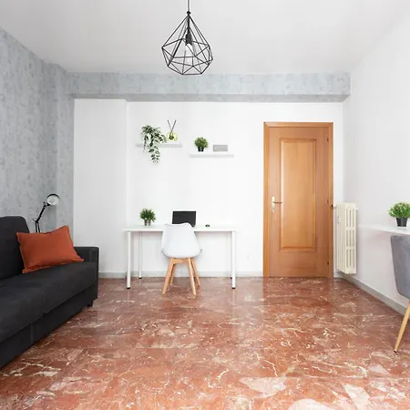 Daire Domvs Clavdia - Metro Station, 8 Min To Center, Roma, 6pax, A-c *